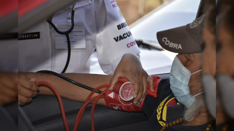 Suman 633 mil 210 dosis de vacunas contra COVID-19 a adultos mayores 