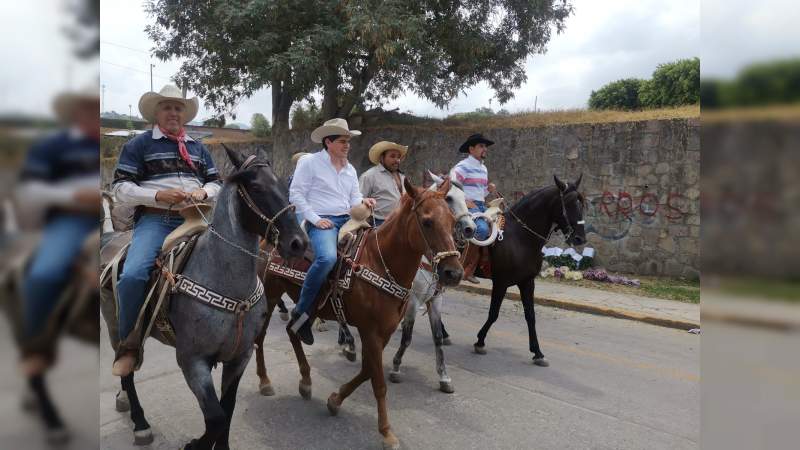 Tenemos que ponderar nuestras tradiciones y rescatar espacios donde las familias pasen un buen rato: Toño Ixtláhuac 