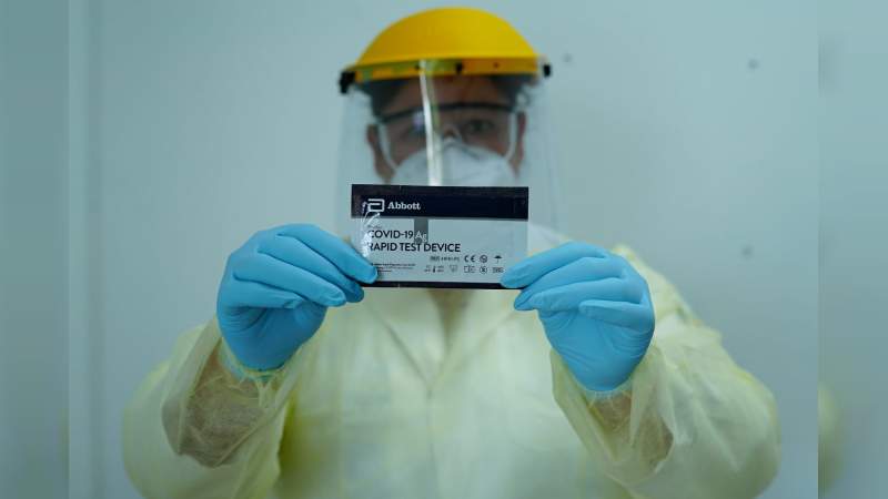 Se aplicaron 2 mil 400 pruebas COVID-19 a maestros en Morelia 