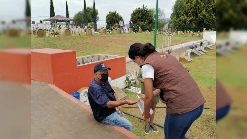 Protección Civil refuerza medidas sanitarias contra Covid-19 en panteones de Morelia, Michoacán 