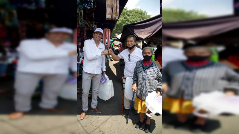 Alfonso Martínez recorre los tianguis de Morelia 