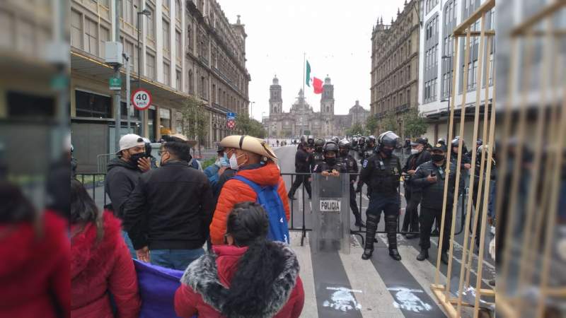Habitantes de Arantepacua se manifiestan en CDMX, exigen justicia por los hechos de 2017