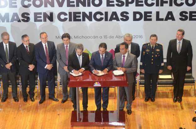 Seguridad pública, tema central de la sociedad: Silvano Aureoles Conejo  - Foto 0 