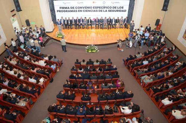 Seguridad pública, tema central de la sociedad: Silvano Aureoles Conejo  - Foto 1 