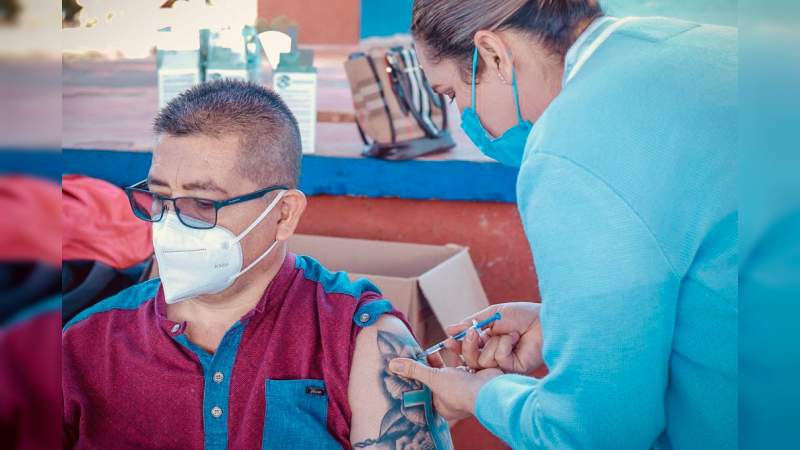 Inicia vacunación contra Covid-19 en personas de 50 a 59 años de edad en Uruapan, Michoacán 