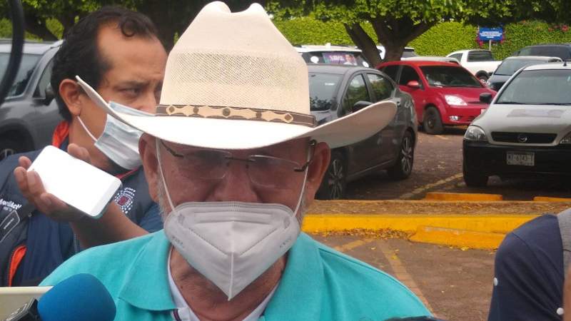 Hipólito Mora insulta al IEM y su Partido 