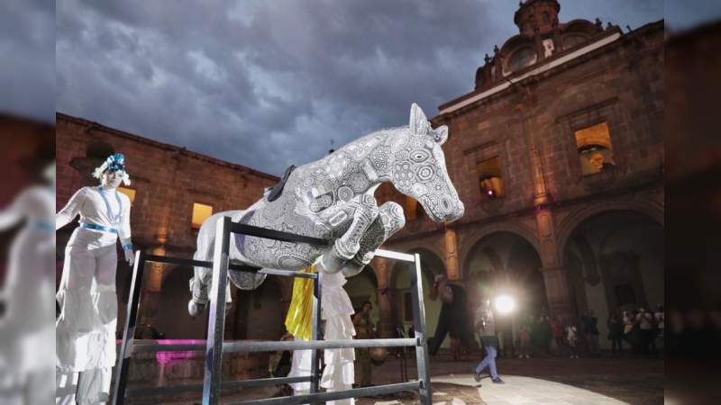 Llega a Michoacán, exposición de Arte Huichol a Clavijero