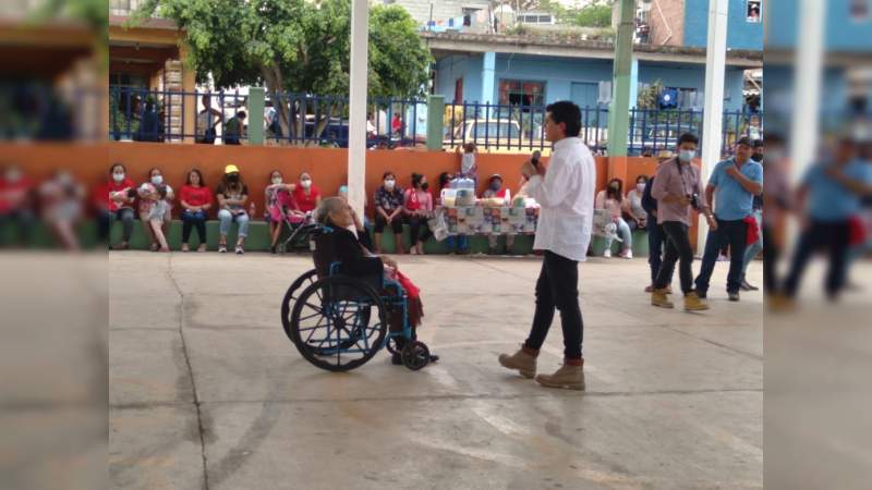 Lo que nuestras comunidades necesitan es una política seria y de resultados: Toño Ixtláhuac 