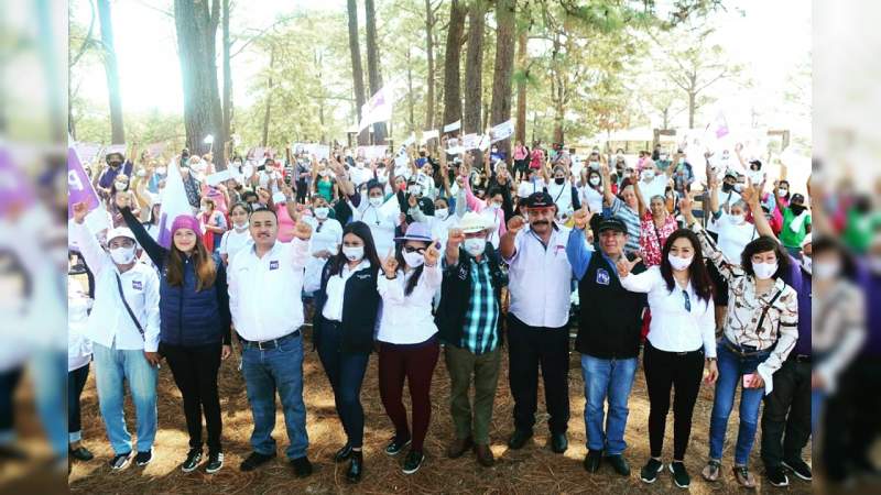 No se bajen el sueldo, no más no se roben el dinero del pueblo: Hipólito Mora