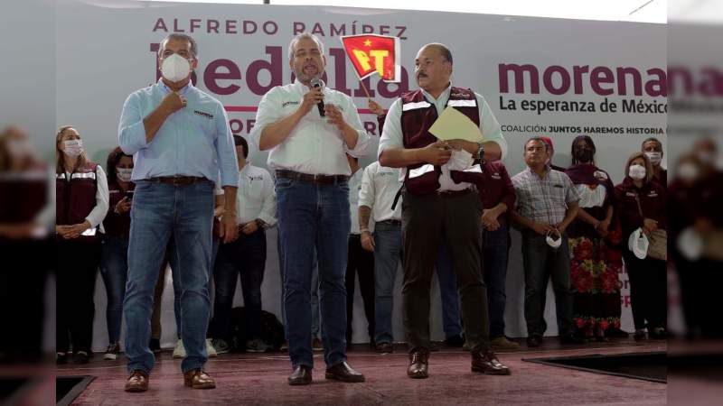 “Declinan candidatos por intereses propios; la gubernatura sólo entre dos”. Por Víctor Armando López