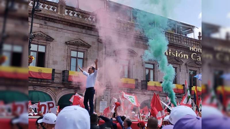 “Declinan candidatos por intereses propios; la gubernatura sólo entre dos”. Por Víctor Armando López