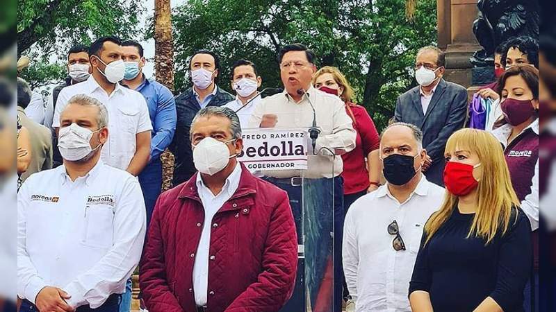 “Declinan candidatos por intereses propios; la gubernatura sólo entre dos”. Por Víctor Armando López