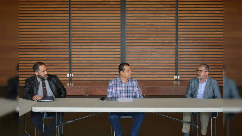 Realiza Raúl Cárdenas Navarro, relevo institucional en la Gaceta Nicolaita 