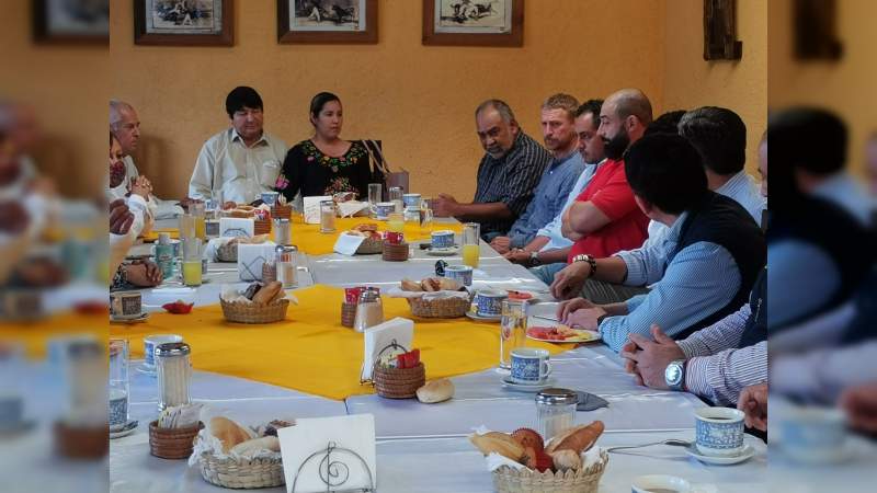 Con propuestas es como se irá construyendo un Zitácuaro con soluciones y en progreso: Toño Ixtláhuac