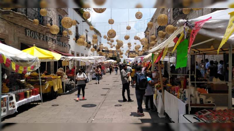 “Prefiero vender poquito a tener mi cartera vacía”: Comerciante ambulante 