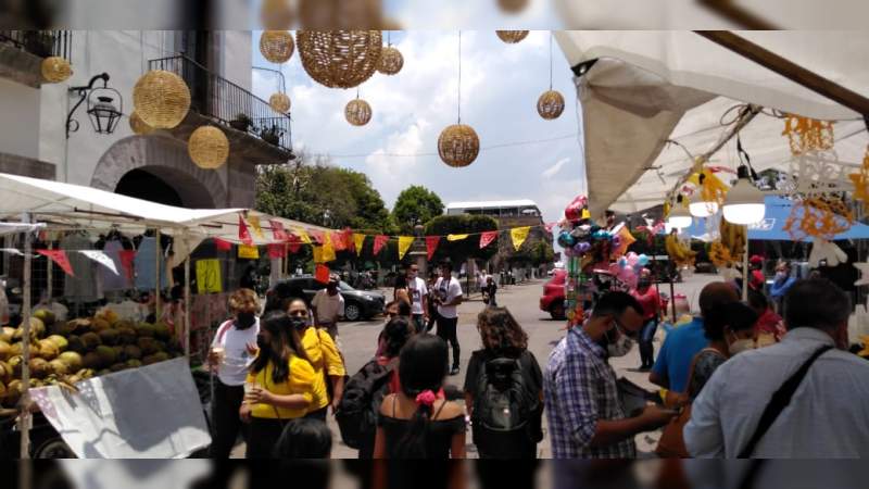 “Prefiero vender poquito a tener mi cartera vacía”: Comerciante ambulante 