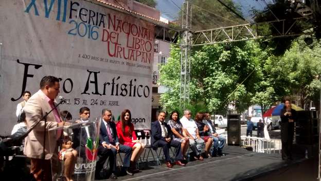 Feria Nacional del Libro en Uruapan  - Foto 1 