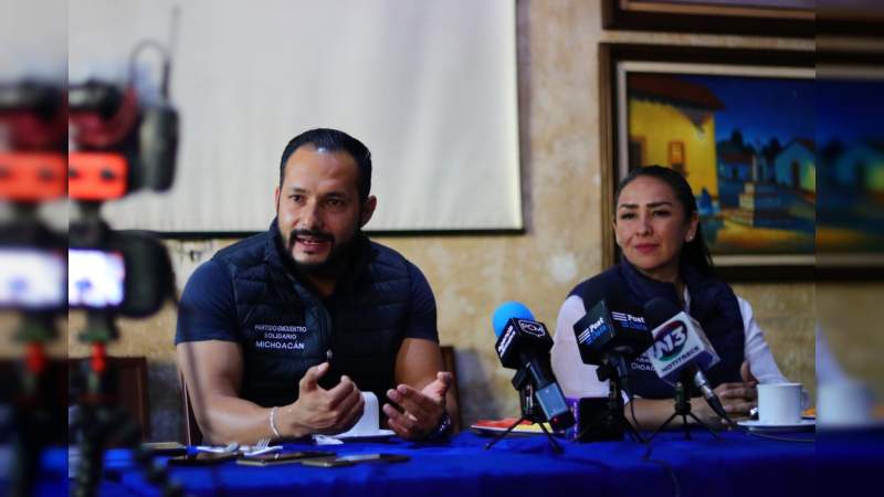 PES apoya a Hipólito Mora en su queja de no salir en las boletas con sombrero 