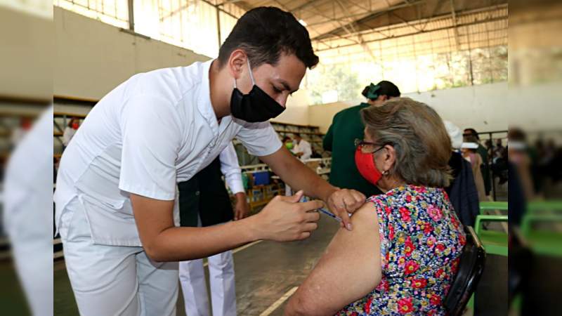 Último día para vacunarse mujeres embarazadas, adultos mayores y de 50 a 59 años 