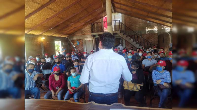 Mejorar condiciones de negocios para generar empleo y lograr fortalecer la economía de Zitácuaro, proponé Toño Ixtláhuac