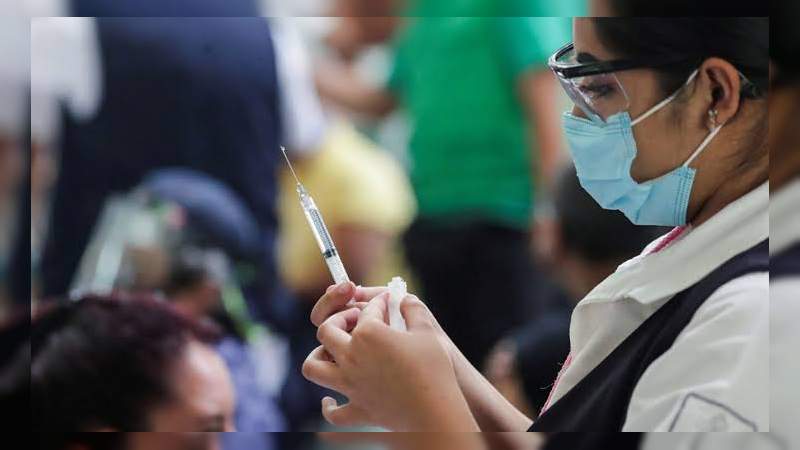 López-Gatell: "Personas entre 18 y 29 años recibirán la vacuna entre septiembre y octubre" 