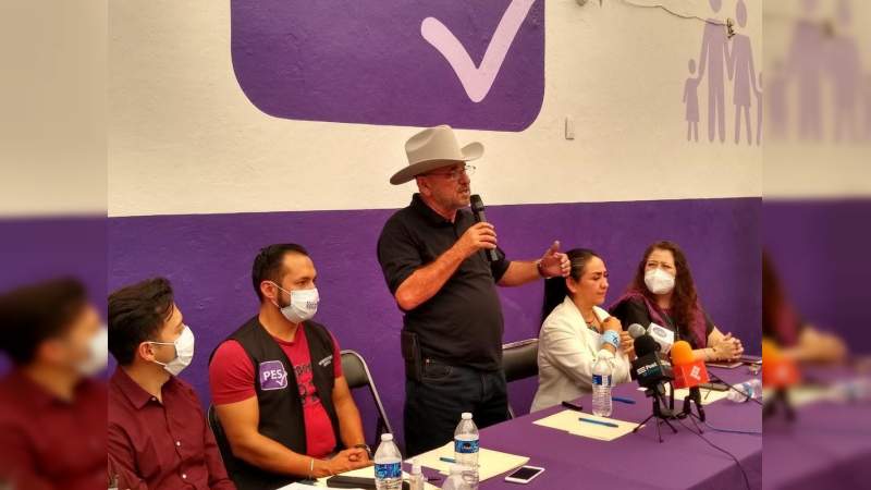 Hipólito Mora podría sacar a la venta un libro autobiográfico 