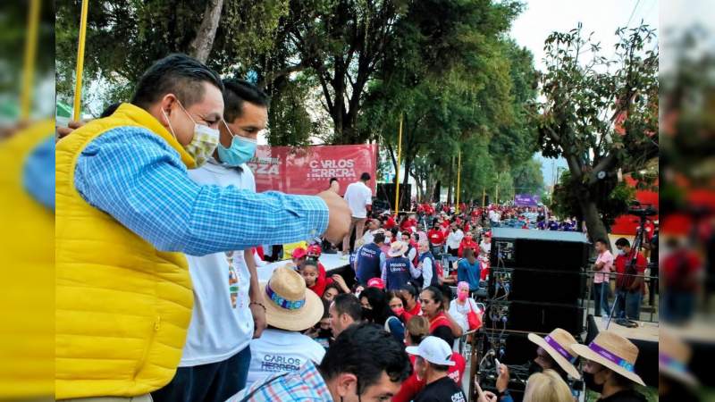 Cada vez más gente se suma al lado correcto: Víctor Manríquez 