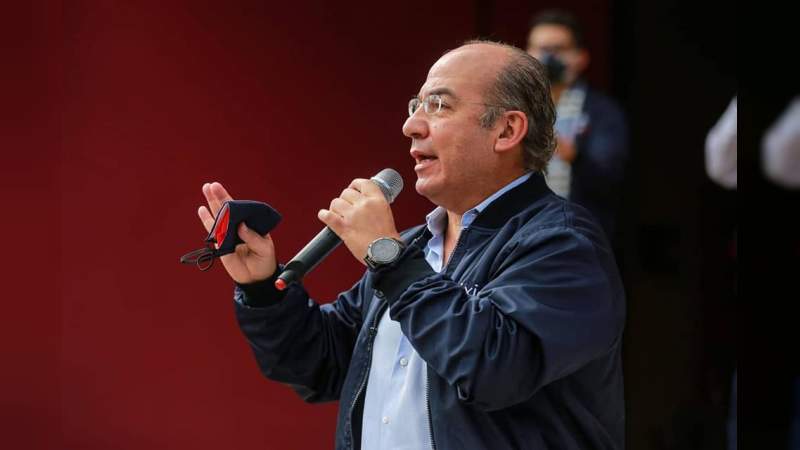 Decidiremos entre democracia y dictadura: Felipe calderón 