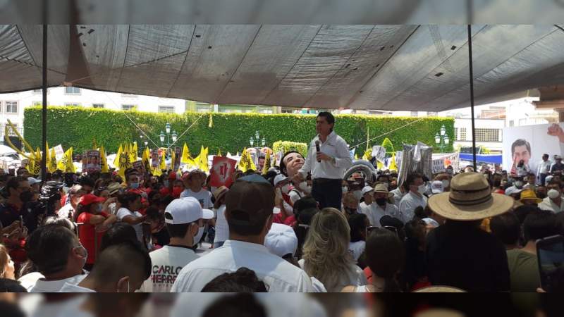Debemos darle una patada a la mala, traicionera y desleal política: Toño Ixtláhuac