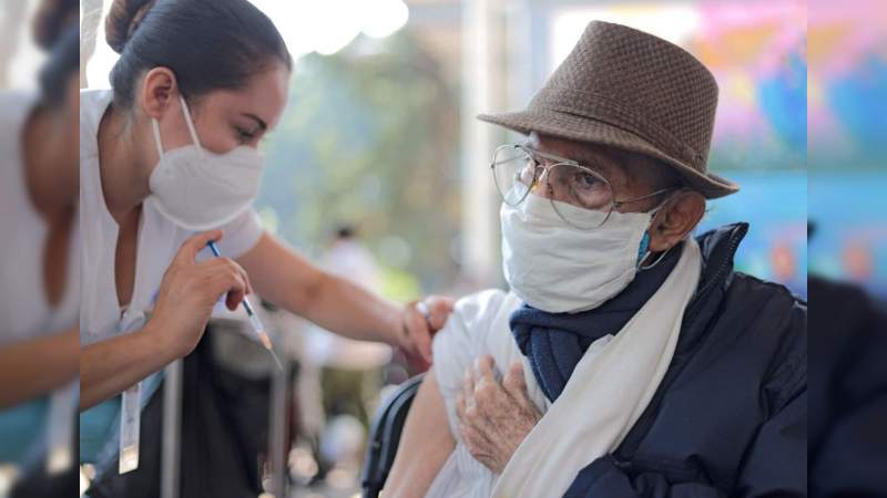 Aplicadas más de 241 mil vacunas anti COVID-19 a personas de 50 a 59 años 