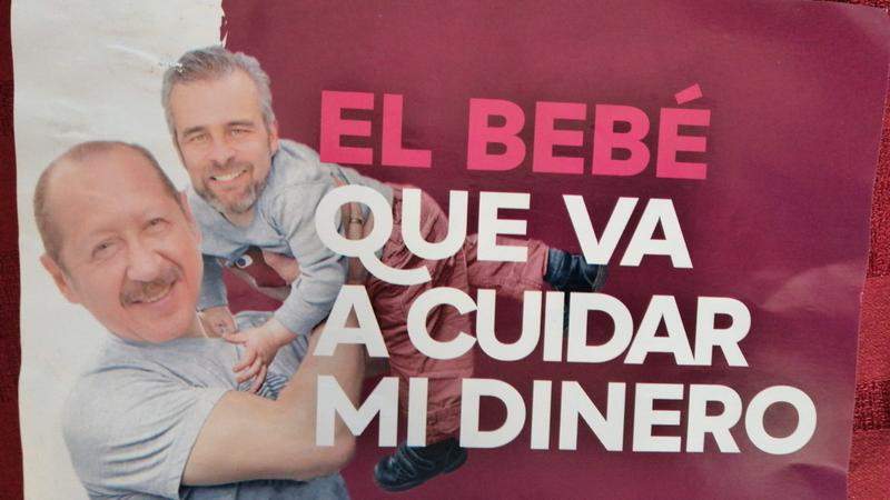 Colocan en Uruapan, Michoacán, lonas y propaganda contra candidato Alfredo Ramírez Bedolla