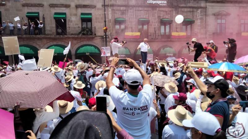 Frente a miles de asistentes, Alfredo Ramírez cerró campaña en Morelia 