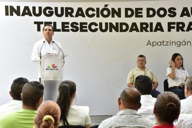 Silvano Aureoles Conejo ratificó su compromiso con la educación de calidad para los michoacanos  