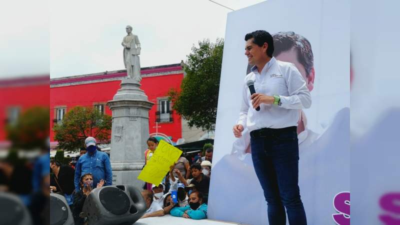 Miles de zitacuarenses refrendan su apoyo a Toño Ixtlahuac durante su cierre de campaña en Zitácuaro