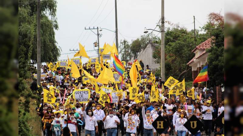 Ante cientos de simpatizante Hugo Chávez refrendó sus compromisos con los panindicuarenses 