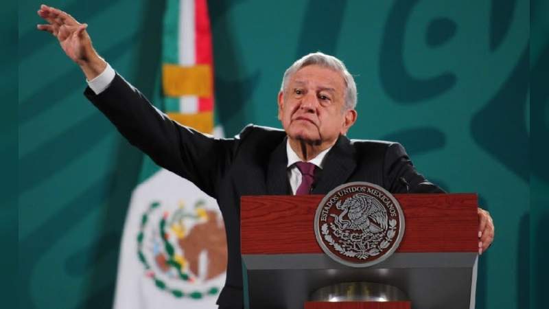 AMLO: "Aunque esté parado el avión presidencial, se ahorran muchos millones" 