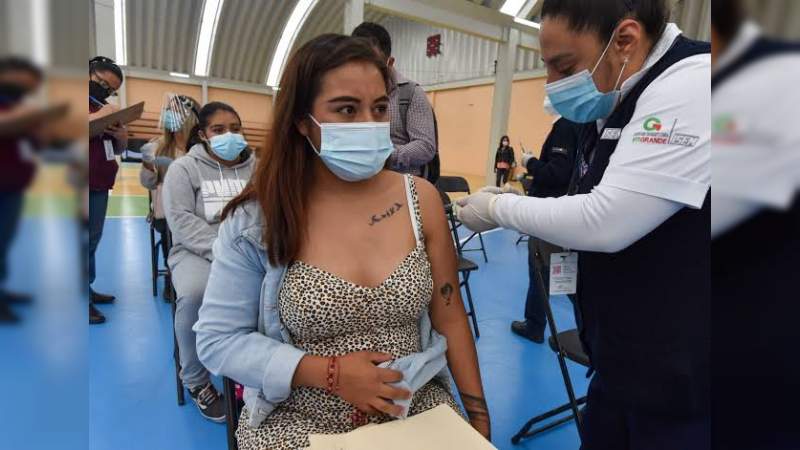 México rompe récord y logra vacunar más de un millón de personas en un solo día 