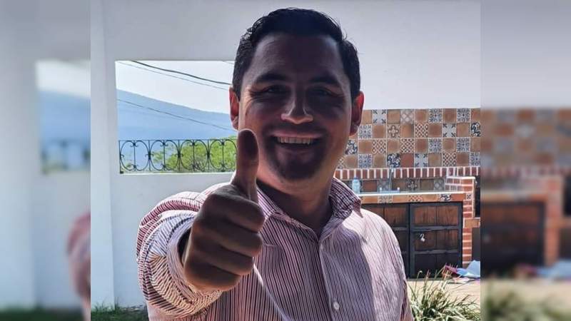 Temprano Hugo Chávez ejerció su derecho al voto