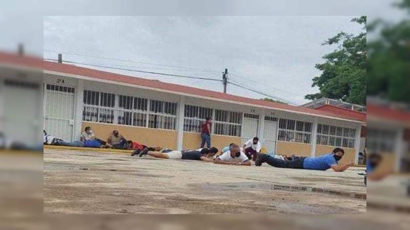 En Lagunas, Oaxaca grupo armado irrumpe en casilla y roba boletas 