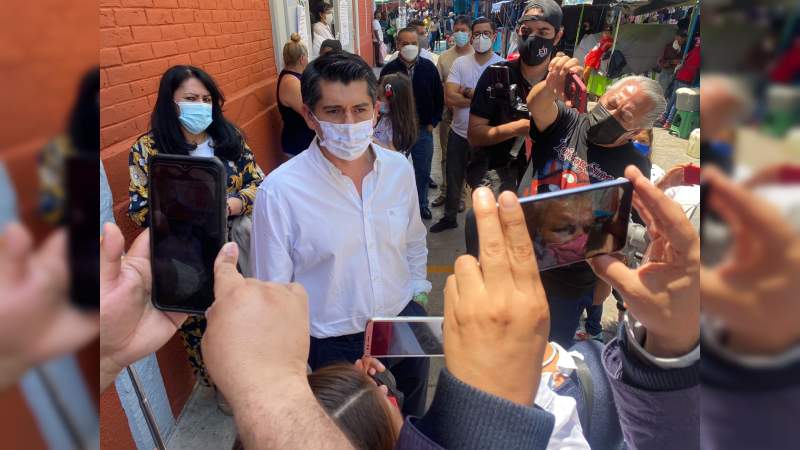 Más allá de una elección, está un compromiso con el pueblo: Toño Ixtláhuac, tras emitir su voto 