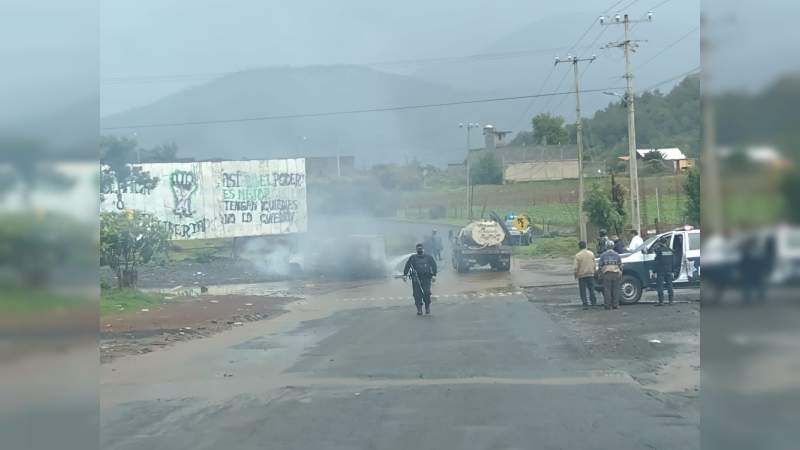 Incendian camioneta en Arantepacua para evitar que personas salgan a votar a otros municipios