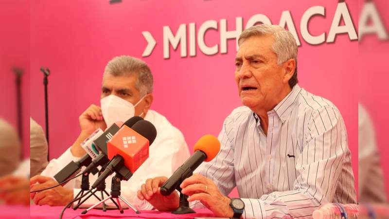 Luego de perder la elección, Cristóbal Arias planea volver al senado 