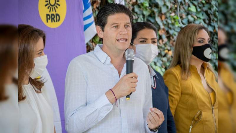 Consolida Alfonso Martínez, 5.6 puntos de ventaja al cierre del PREP 