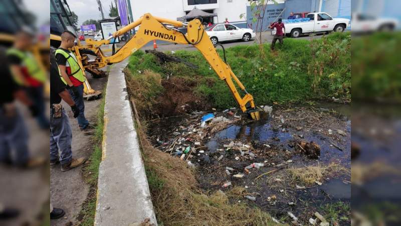 Gobierno de Morelia interviene con limpieza calles y avenidas