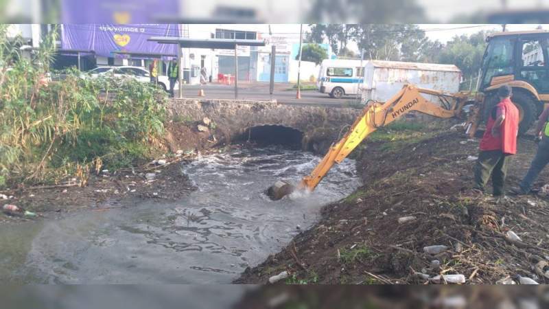 Gobierno de Morelia interviene con limpieza calles y avenidas