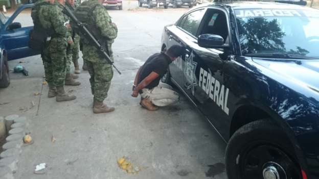 Balacera entre federales y delincuentes deja dos detenidos en Lázaro Cárdenas, Michoacán - Foto 2 