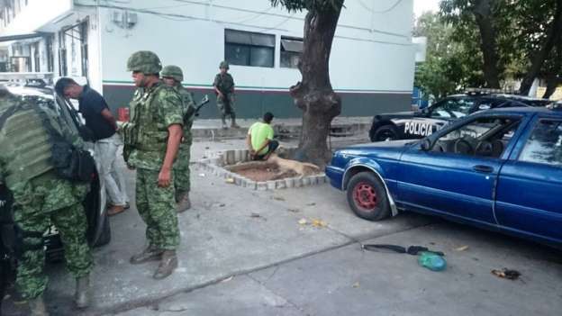 Balacera entre federales y delincuentes deja dos detenidos en Lázaro Cárdenas, Michoacán - Foto 4 