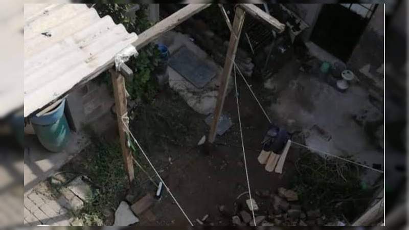 Encuentran a familia enterrada en su propia casa en Ecatepec 