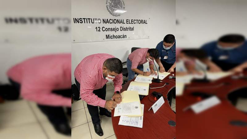 Paco Huacus recibe constancia de mayoría y validez que lo acreditan cono Diputado Federal Electo 