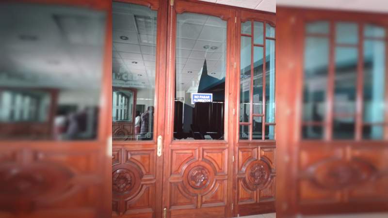 En defensa de Instituto Michoacano de Ciencias de la Educación: Javier Irepan Hacha